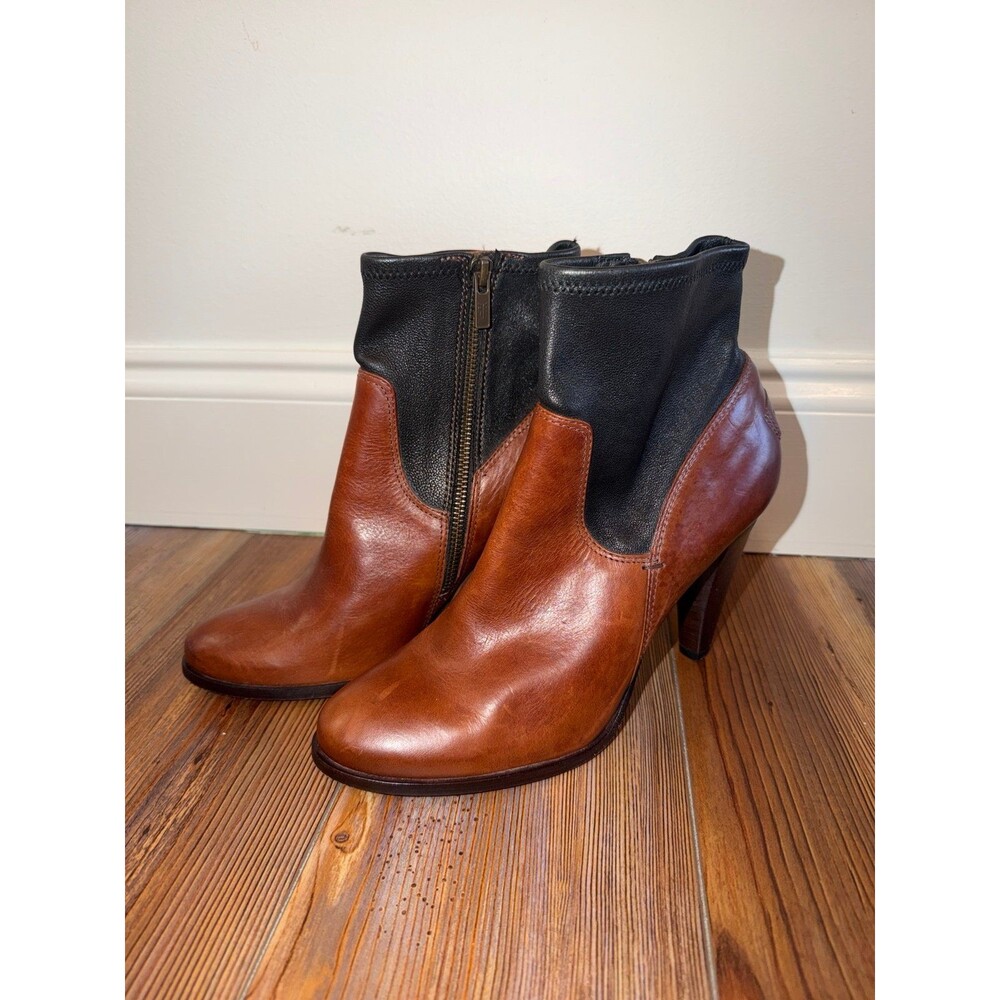 Frye Mikaela short stretch two-tone leather boots Size 9.5